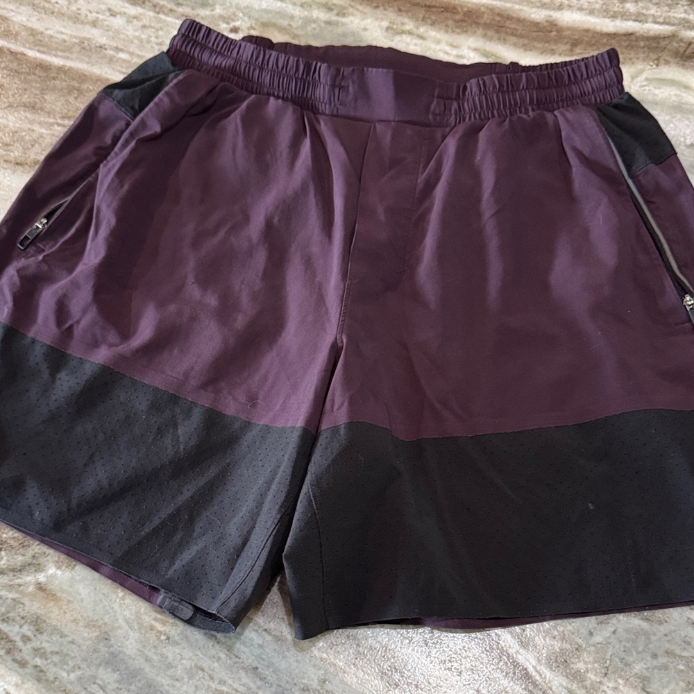 lululemon athletica Men's Two-Tone Plum and Black Athletic Shorts